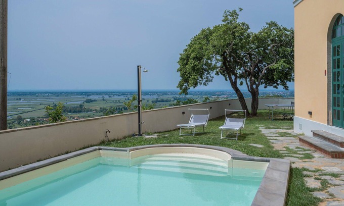 Massarosa House | Stunning private villa with A/C, private pool, WIFI, TV, veranda, panoramic view, close to Viareggio