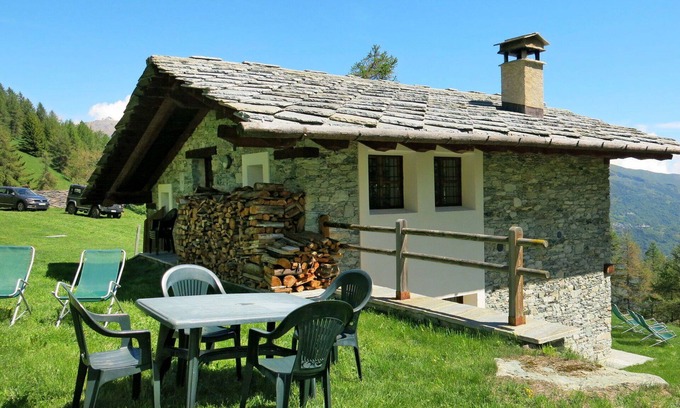 Sampeyre House | Stunning private villa for 9 people with TV and patio
