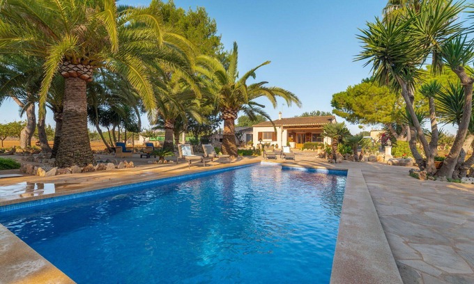 Porreres House | Stunning private villa for 6 guests with private pool, A/C, WIFI, TV and patio