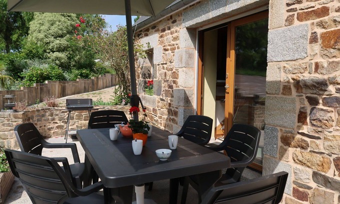 Ploulech House | Stunning private villa for 6 people with WIFI, TV, terrace and pets allowed