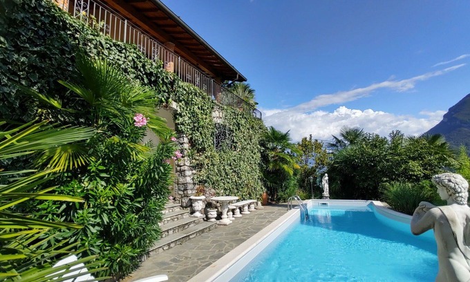 Carlazzo House | Stunning private villa for 6 people with private pool, WIFI, TV and terrace