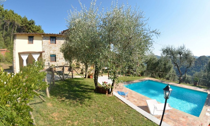 Pescaglia Villa | Stunning private villa with WIFI, private pool, TV, pets allowed and panoramic view, close to Lu.