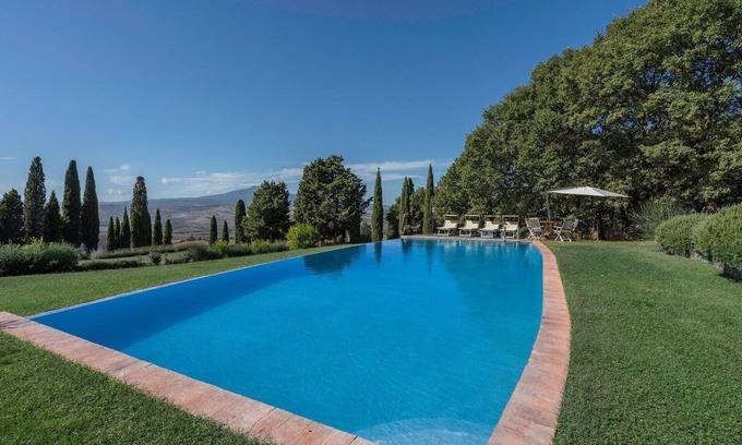 Sarteano Villa | Stunning private villa with WIFI, private pool, pets allowed, panoramic view, close to Montepulciano