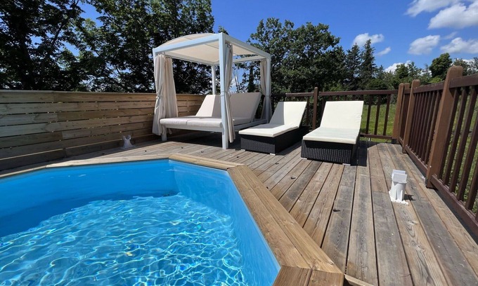 Cruis House | Stunning private villa for 6 people with WIFI, private pool, TV, terrace and pets allowed