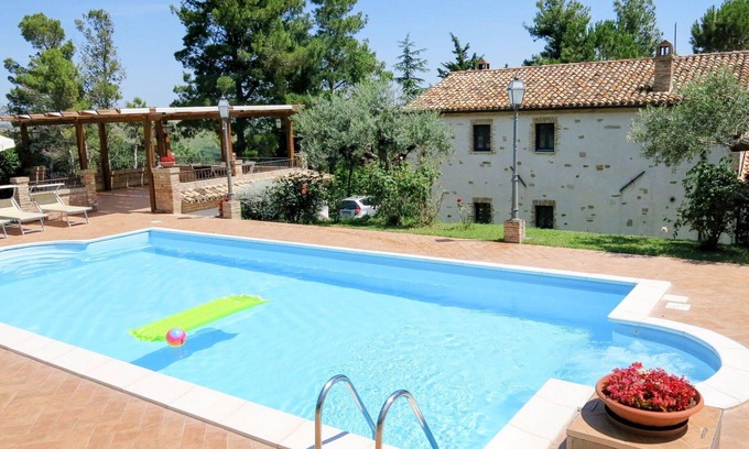 Penne House | Stunning private villa for 10 guests with private pool, WIFI, A/C, TV, patio and pets allowed
