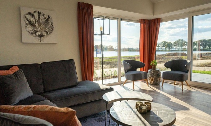 Linden House | Stunning private villa for 6 guests with WIFI, TV and terrace