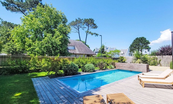 Carnac Villa | Stunning private villa for 10 people with private pool, WIFI and TV