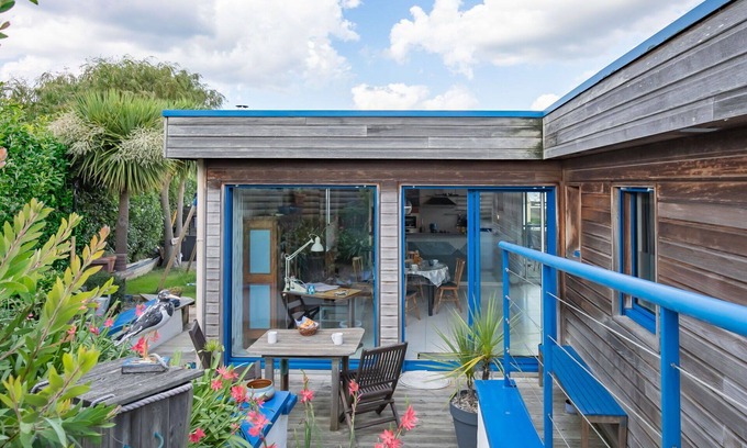 Berven House | Stunning private villa for 4 people with WIFI, TV and terrace
