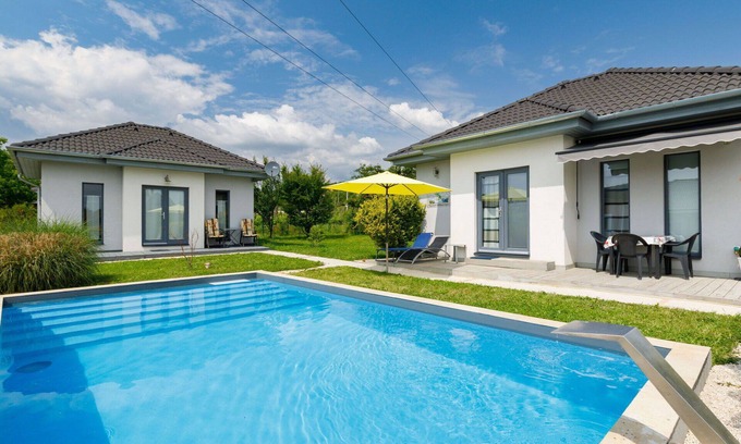 Abrahamhegy House | Stunning private villa for 7 guests with private pool, terrace, pets allowed and parking