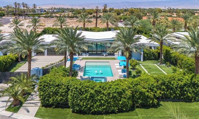 Rancho Mirage House | Stunning Rancho Mirage HomenOperable Walls, Indoor-Outdoor Living, Pool, Fitness