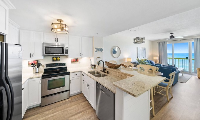 Panama City Beach Condo | Stunning Renovated Condo, Beach Front, and Immaculate throughout! Vip Beach svc