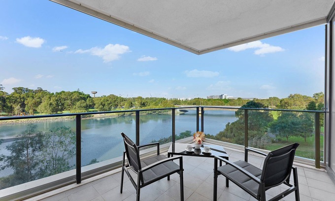 Tempe Apartment | Stunning Riverview 3Bedroom Apt/Wolli Creek/Great Transport links/Free Parking