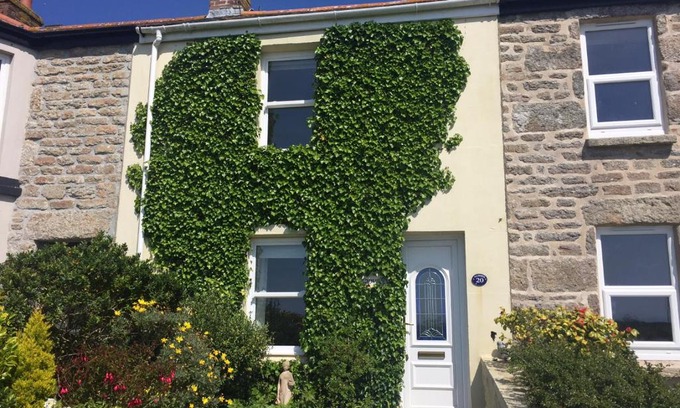 St Just House | Stunning Seaview Cottage