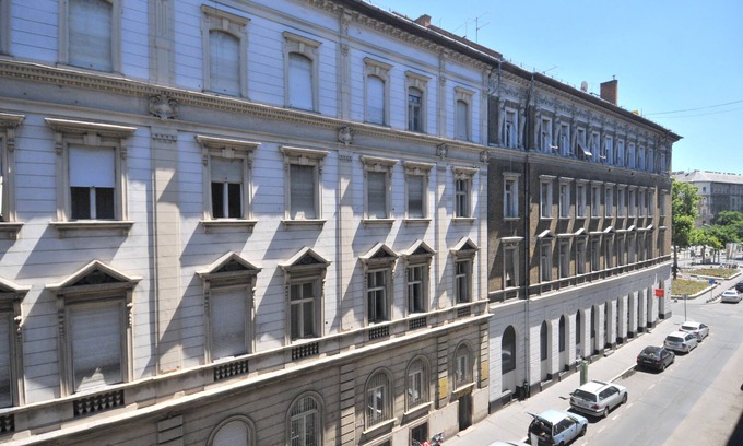 Palace District Apartment | Stunning Spacious Apartment