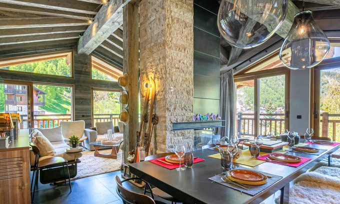 Val-d'Isere Apartment | Stunning Top-Floor 5-Bedroom Apartment with Panoramic Views Near Slopes