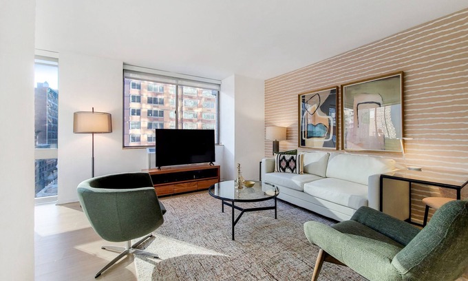 Midtown South Apartment | Stunning Two Bedroom near Chelsea Market