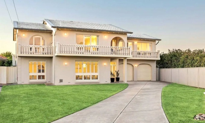 West Beach House | Stunning Two-story, 4-bedroom, 3-bathroom House Just Minutes Away From the Beach