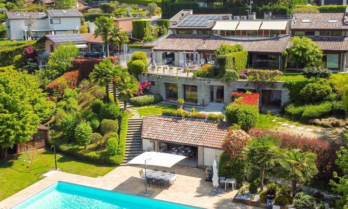 Casnate Con Bernate Villa | Stunning villa with private pool, A/C, WIFI, TV, patio, pets allowed and panoramic view
