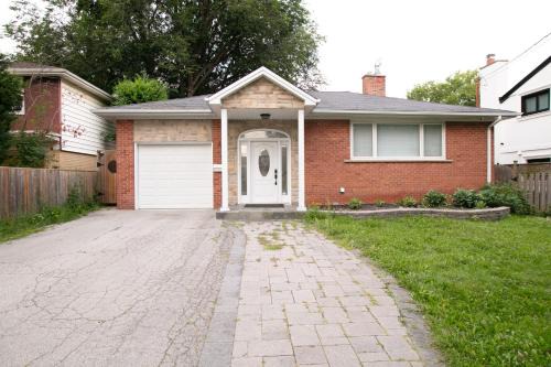 Richmond Hill House | Stunning Vacation Home North of Toronto