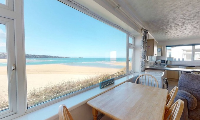 Hayle Cottage | Stunning views across St. Ives Bay and located on the South West Coastal Path