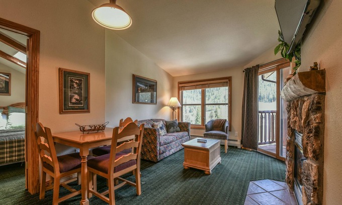 Mountain House Condo | Stunning views and a quick walk to the ski lifts