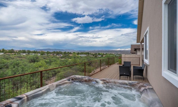 Cottonwood House | Stunning Views + Hot Tub + Location! 3 bed/3 bath