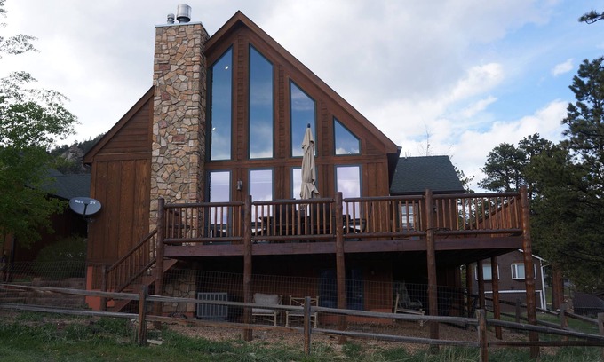 Estes Park House | Stunning Views of Longs Peak and Rocky Mountain National Park - Villa Cerf
