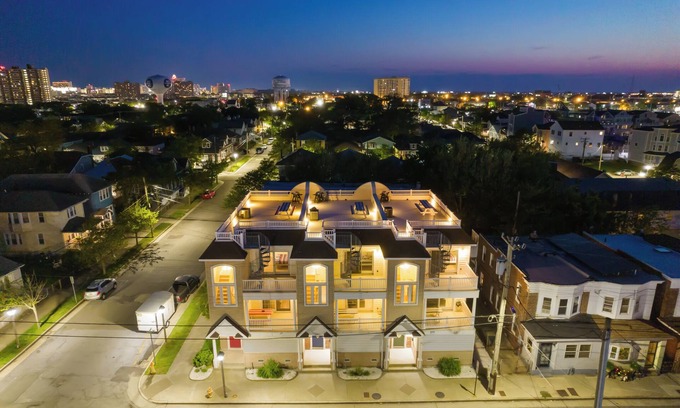 Atlantic City House | Stunning Views on "One-Of-A-Kind" Rooftop Deck! Close to Beach, all the Fun!