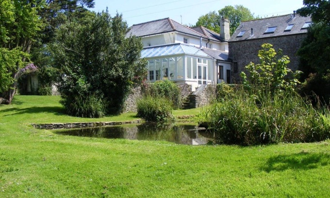 Chillington House | Stunning villa for 14 people with WIFI and pets allowed
