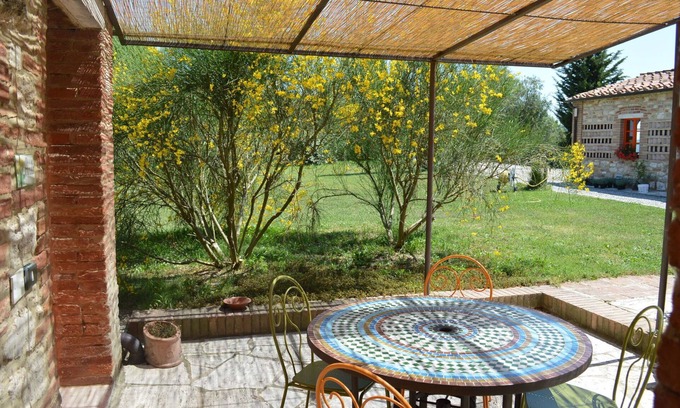 Asciano Villa | Stunning villa for 14 people with private pool, WIFI, TV, patio and panoramic view