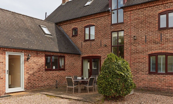 Dalbury Lees House | Stunning villa for 19 people with hot tub, WIFI