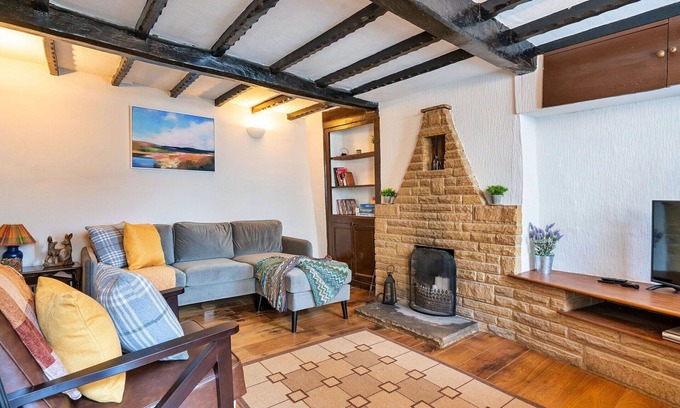 Bradwell House | Stunning villa for 4 guests with WIFI, pets allowed and parking