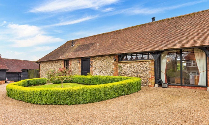 Faversham House | Stunning villa for 4 people with WIFI