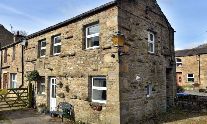 Hawes House | Stunning villa for 4 people with WIFI and pets allowed