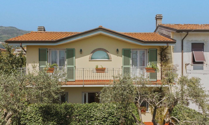 Massa House | Stunning villa for 4 people with WIFI, TV and terrace