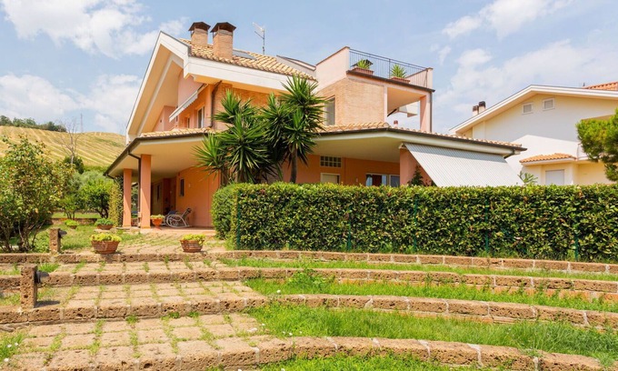 Pineto House | Stunning villa for 8 guests with A/C, WIFI, TV, terrace and pets allowed