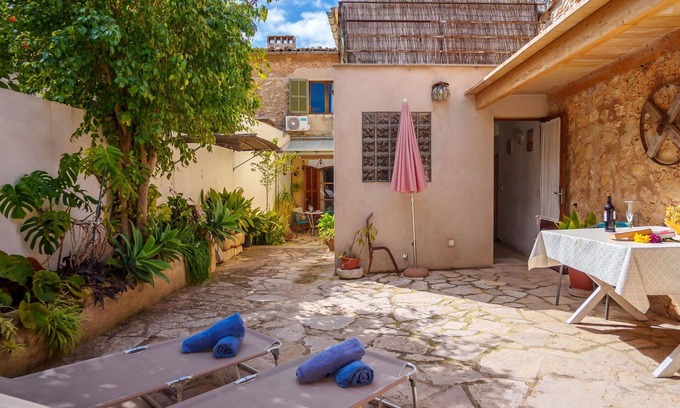Binissalem House | Stunning villa for 4 people with WIFI, A/C, TV and patio