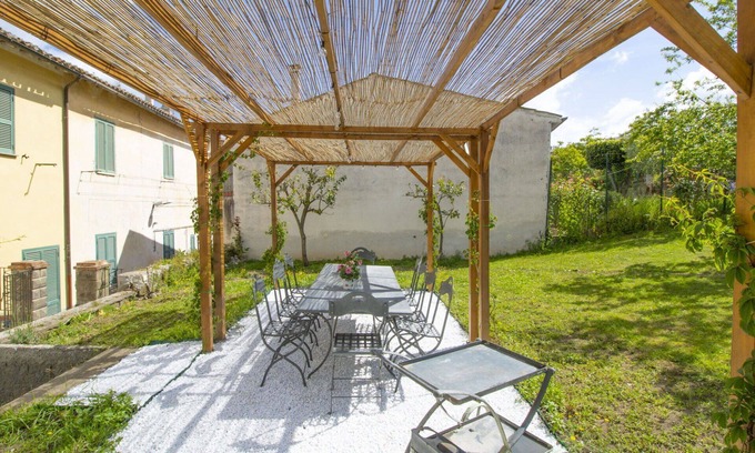 Capodimonte House | Stunning villa for 12 people with WIFI, A/C, TV, terrace and pets allowed