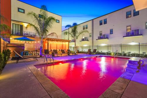 Mid-City House | Stunning Villas with Modern & Open Layout