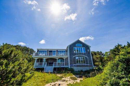 North Eastham House | Stunning Water Views by Private Beach