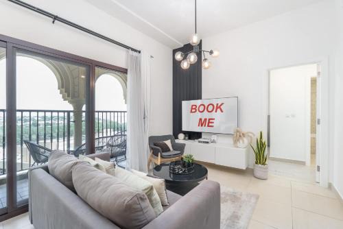 Dubai Apartment | Stylish 1-Bedroom Retreat with Pool in Vibrant Jumeirah Golf Estates