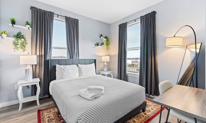 Everett Apartment | Stylish 1BR Near Encore 5382