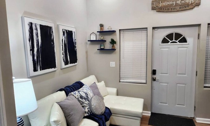 Midtown Apartment | Stylish 1BR Near Heart of Town