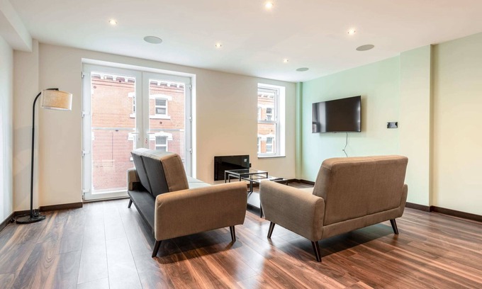 Hull Old Town Apartment | Stylish 2 Bedroom Apartment in Central Hull