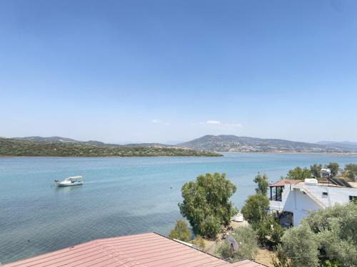Bogazici Apartment | Stylish 2BR Apt Lagoon Views Beach