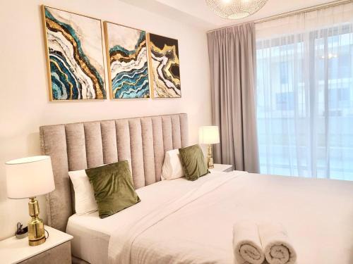 Ras Al Khaimah Apartment | Stylish 2BR Duplex Apartment with Balcony & Access to Pool