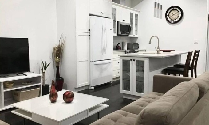 Center City Apartment | Stylish 3BD apartment with Jacuzzi