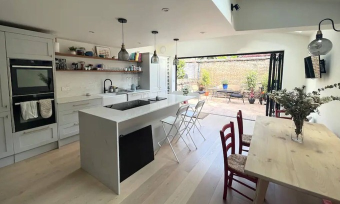 Tooting House | Stylish 3BD House with Private Garden - Tooting