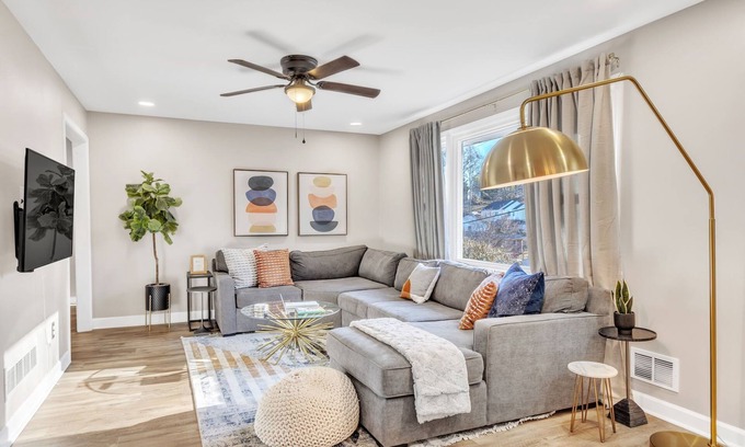 Greenville - Spartanburg House | Stylish 3BR Home: Pet-Friendly, Outdoor Lounge