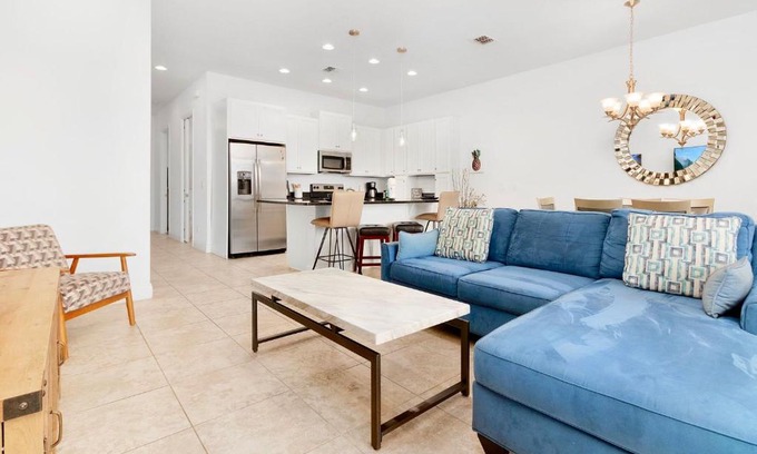 Davenport House | Stylish 3BR Townhouse with Pool near Disney